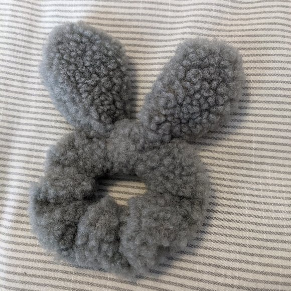 Stoney Clover Lane Cozy Moss Scrunchie display picture 2